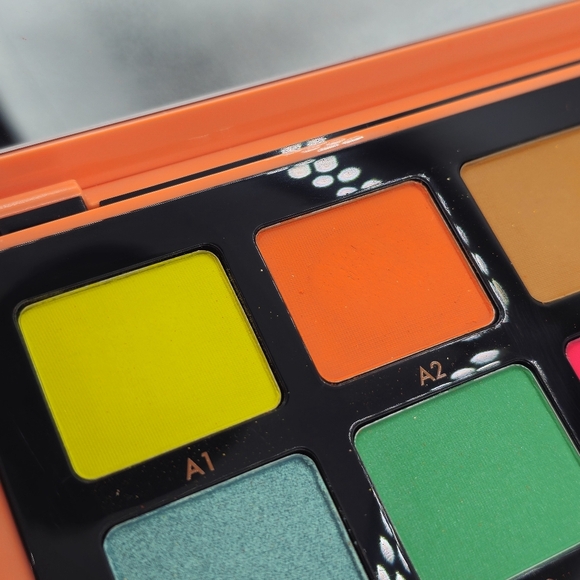 Anastasia Beverly Hills Norvina Pro Pigment Palette Vol. 3 - Picture 7 of 7